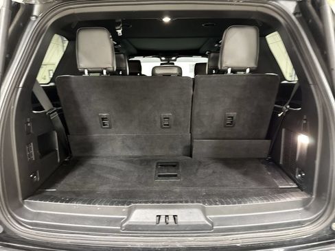 Used 2018 Ford Expedition XLT w/ Equipment Group 202A AWD/4WD image 26