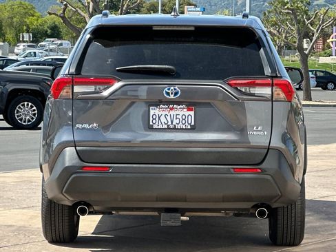 Used 2019 Toyota RAV4 LE w/ Carpet Mat Package image 5