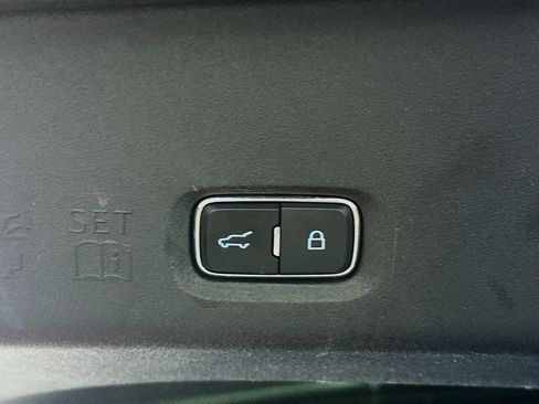 Used 2025 Ford Expedition Active AWD/4WD image 33