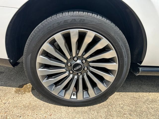 Used 2018 Lincoln Navigator Reserve w/ Technology Package AWD/4WD image 38
