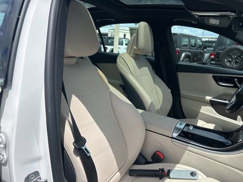 Used 2025 Mercedes-Benz C 300 Sedan image 21