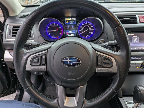 Used 2017 Subaru Outback 3.6R Limited image 16