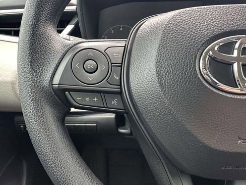 Used 2025 Toyota Corolla LE w/ Convenience Package image 12