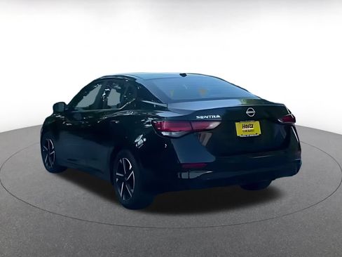 Used 2025 Nissan Sentra SV FWD image 9