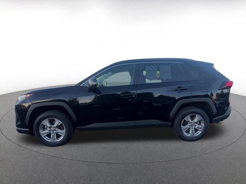 Used 2025 Toyota RAV4 XLE image 9