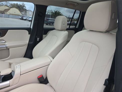 Used 2022 Mercedes-Benz GLB 250 image 14