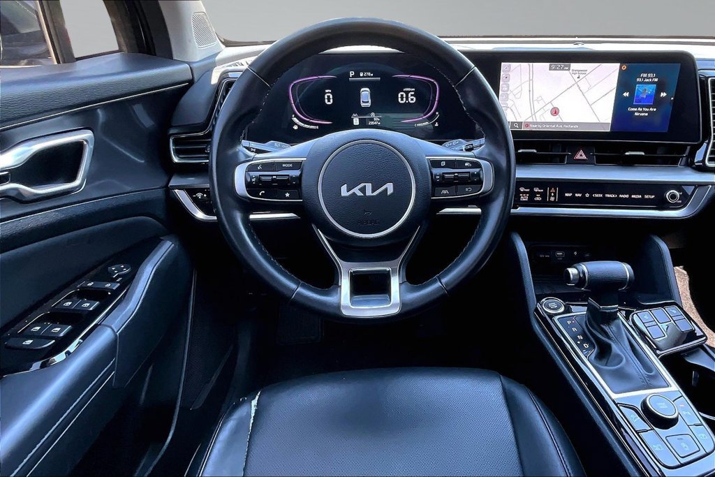 Used 2025 Kia Sportage EX FWD image 6