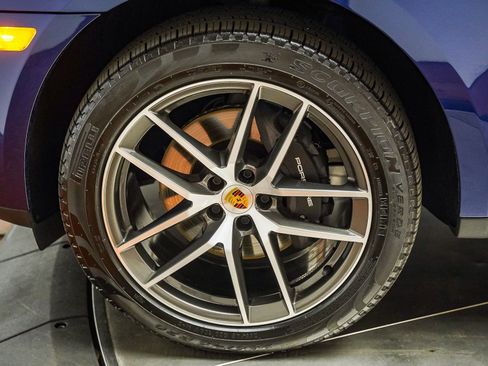 Certified 2025 Porsche Macan AWD/4WD image 14
