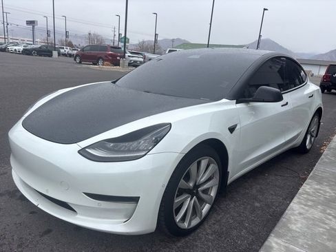 Used 2019 Tesla Model 3 Standard Range Plus image 3
