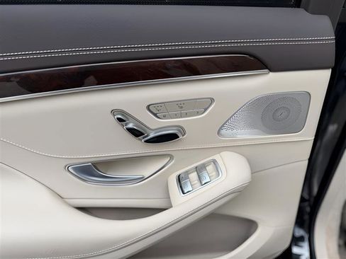 Used 2019 Mercedes-Benz S 560 4MATIC Sedan image 32