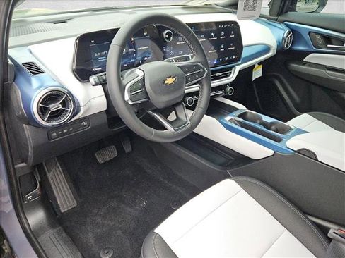 New 2026 Chevrolet Equinox EV LT image 3