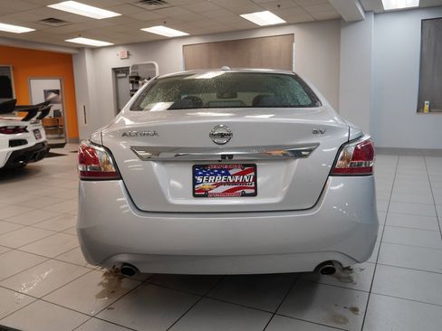 Used 2015 Nissan Altima 2.5 SV w/ Convenience Package image 13