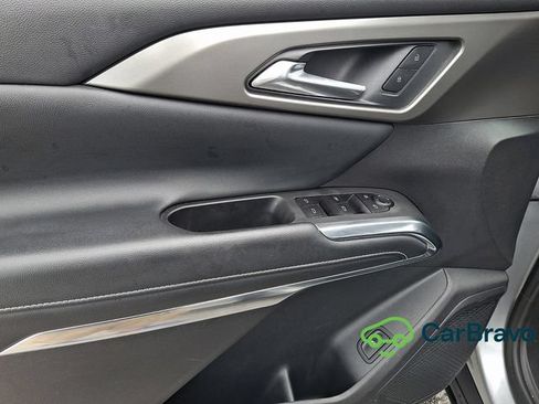 Certified 2025 Chevrolet Traverse LT AWD/4WD image 13
