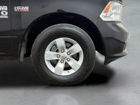 Used 2019 RAM 1500 Express RWD image 24