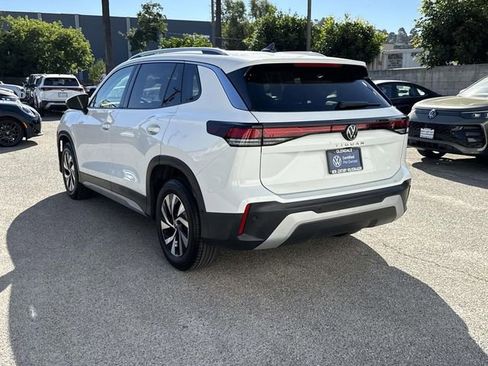 Used 2025 Volkswagen Tiguan S image 3