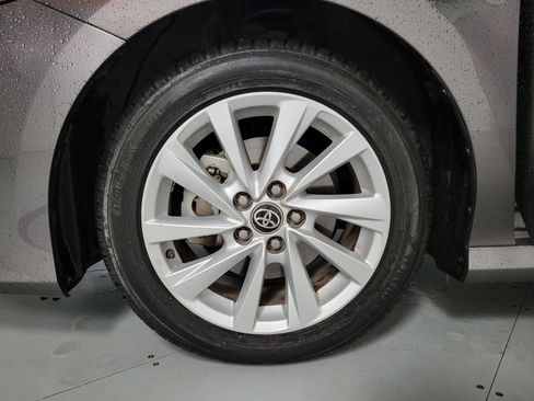 Used 2022 Toyota Camry LE image 11