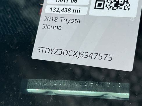 Used 2018 Toyota Sienna XLE w/ XLE Navigation Package FWD image 23