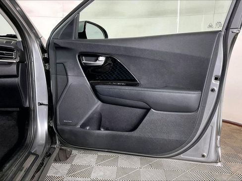 Used 2022 Kia Niro EX Premium FWD image 23