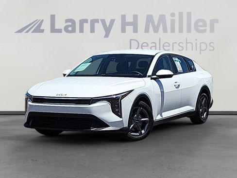 Used 2025 Kia K4 FWD image 2
