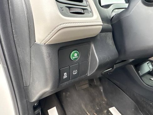 Used 2021 Honda HR-V LX image 17