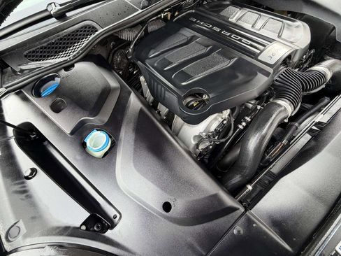 Used 2015 Porsche Cayenne S image 34