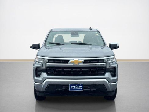 Used 2025 Chevrolet Silverado 1500 LT RWD image 2