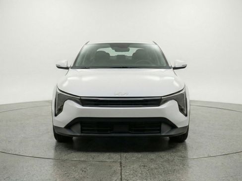 Used 2025 Kia K4 LXS image 2