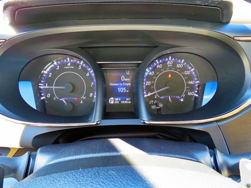 Used 2016 Toyota Avalon Limited image 19