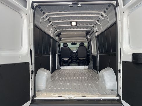Used 2026 RAM ProMaster 2500 w/ Convenience Group FWD image 29