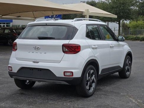 New 2026 Hyundai Venue SEL image 4