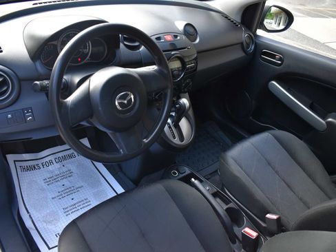 Used 2013 MAZDA MAZDA2 Sport FWD image 11