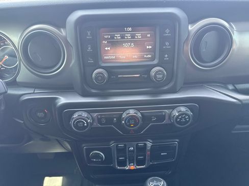 Used 2018 Jeep Wrangler Unlimited Sport S AWD/4WD image 19