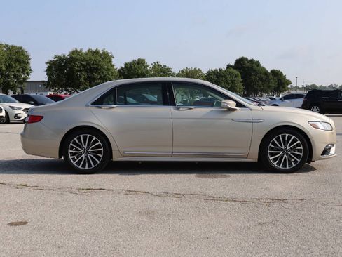 Used 2017 Lincoln Continental Select FWD image 7