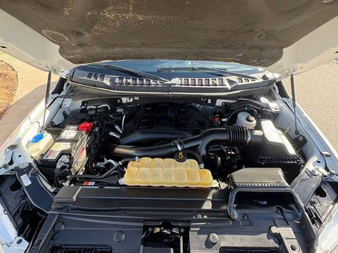 Used 2016 Ford F150 Platinum w/ Equipment Group 701A Luxury image 26