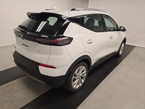 Used 2023 Chevrolet Bolt EUV LT w/ Driver Confidence Package FWD image 3