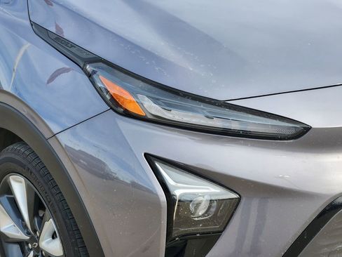 Used 2022 Chevrolet Bolt EUV LT w/ Convenience Package image 11