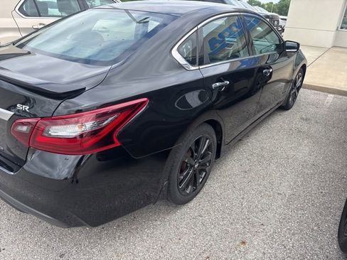Used 2017 Nissan Altima 2.5 SR w/ Midnight Edition Package FWD image 18