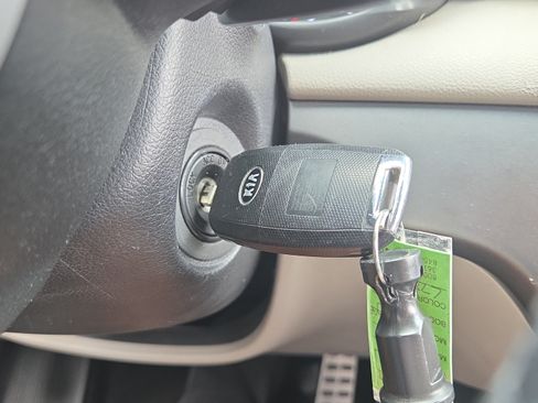 Used 2020 Kia Sportage S FWD image 34