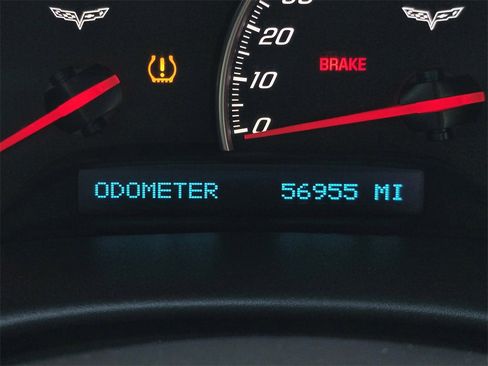 Used 2006 Chevrolet Corvette Convertible w/ Preferred Equipment Group image 32