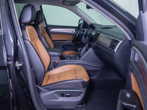 Used 2019 Volkswagen Atlas SEL Premium image 11