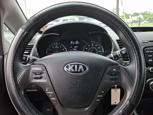 Used 2017 Kia Forte LX FWD image 18
