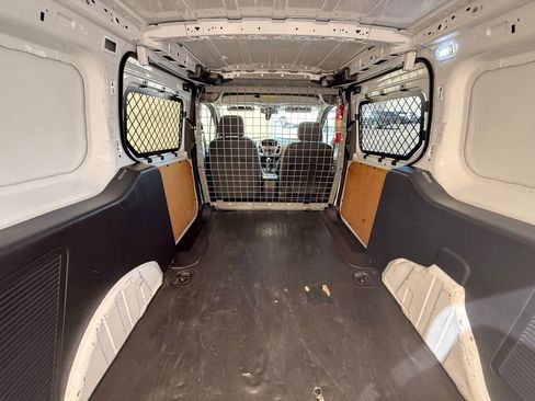 Used 2018 Ford Transit Connect XLT image 19