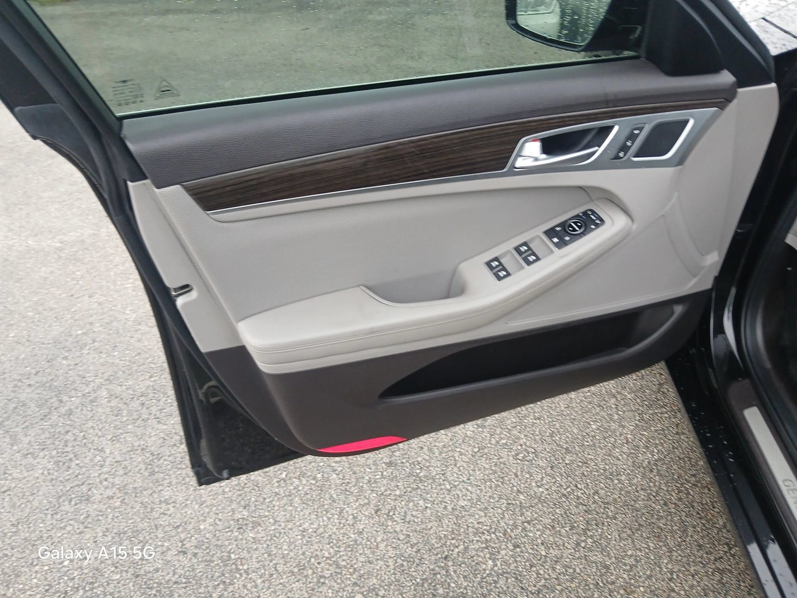 Used 2018 Genesis G80 3.8 RWD image 11