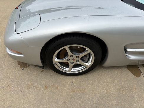 Used 2001 Chevrolet Corvette Convertible w/ Preferred Equipment Group2 RWD image 42