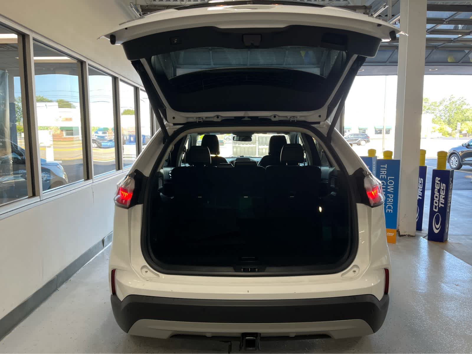 Certified 2024 Ford Edge SEL w/ Convenience Package AWD/4WD image 7