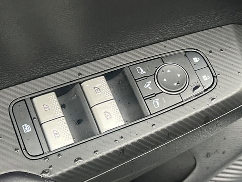 Used 2025 Mitsubishi Outlander SEL image 12