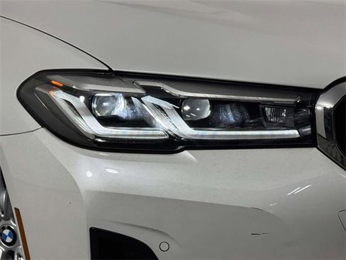 Used 2023 BMW 530i xDrive w/ Convenience Package image 15