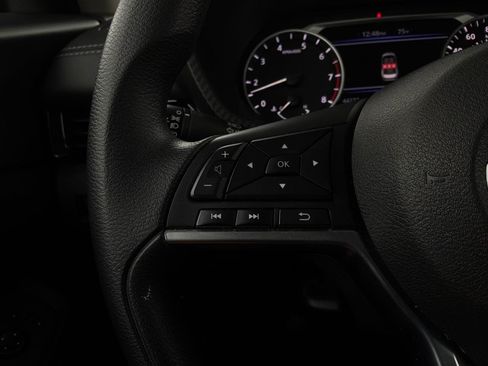 Used 2025 Nissan Sentra SV FWD image 28