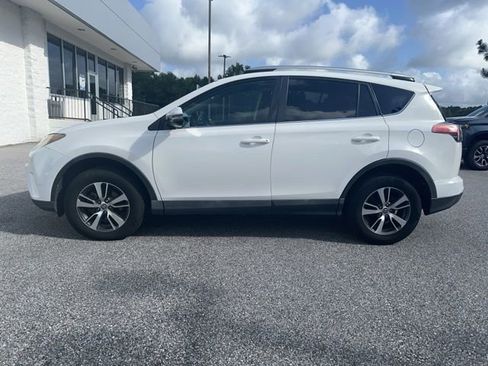 Used 2016 Toyota RAV4 XLE FWD image 2