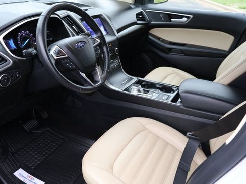 Certified 2020 Ford Edge SEL w/ Convenience Package image 3